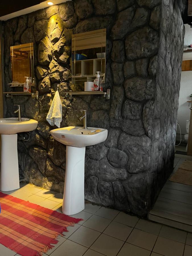 Хостел Escape Backpackers Kk Кота-Кинабалу Экстерьер фото