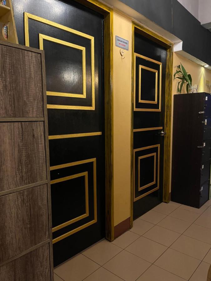 Хостел Escape Backpackers Kk Кота-Кинабалу Экстерьер фото