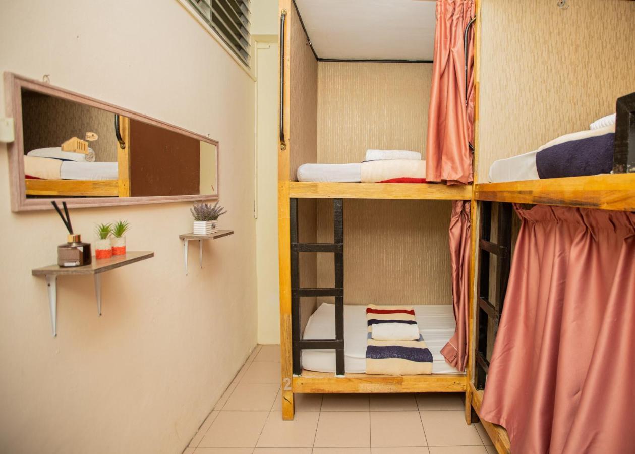 Хостел Escape Backpackers Kk Кота-Кинабалу Экстерьер фото