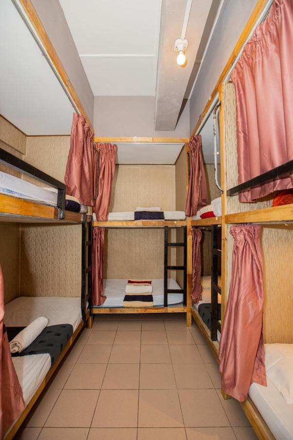 Хостел Escape Backpackers Kk Кота-Кинабалу Экстерьер фото