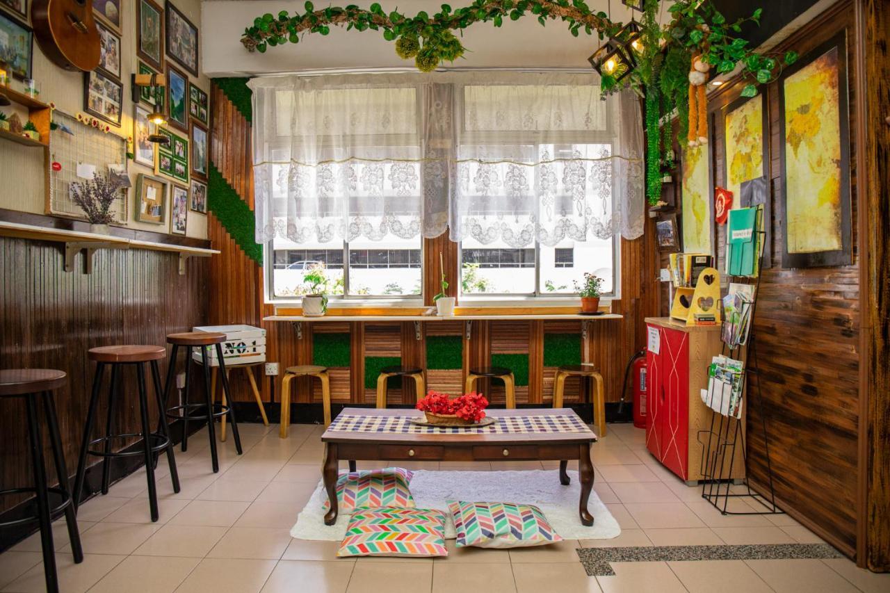 Хостел Escape Backpackers Kk Кота-Кинабалу Экстерьер фото