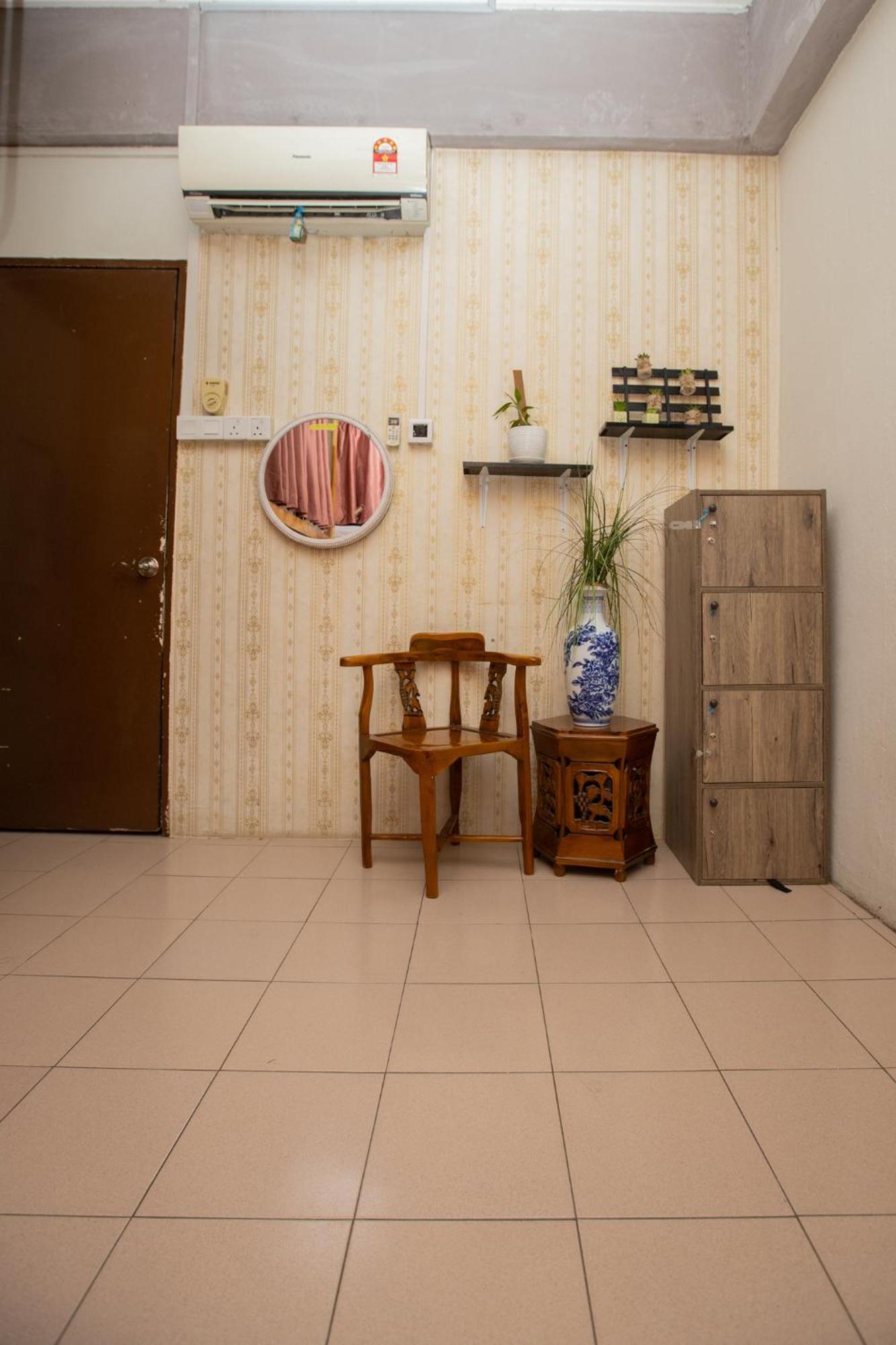 Хостел Escape Backpackers Kk Кота-Кинабалу Экстерьер фото